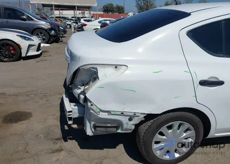 2016 Nissan Versa 1.6 S from USA, damaged, VIN 3N1CN7AP2GL844608